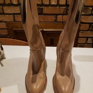 Western boots, almost new size 6,